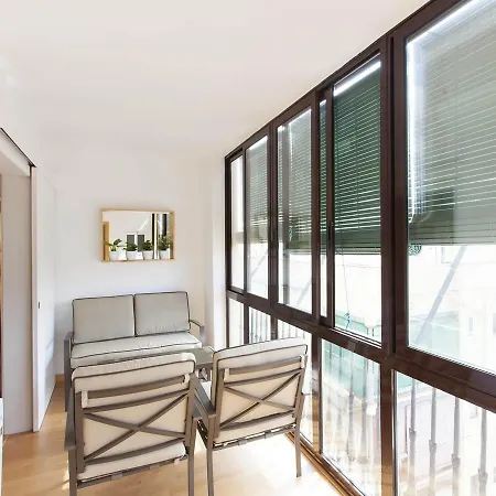 Eixample Left Apartment *